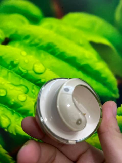 Âm thanh tốt, được cái đeo ko đau tai với rơi ra ngoài. Đặc biệt là pin rất trâu. Minh dùng để đi bộ nên rất ưng