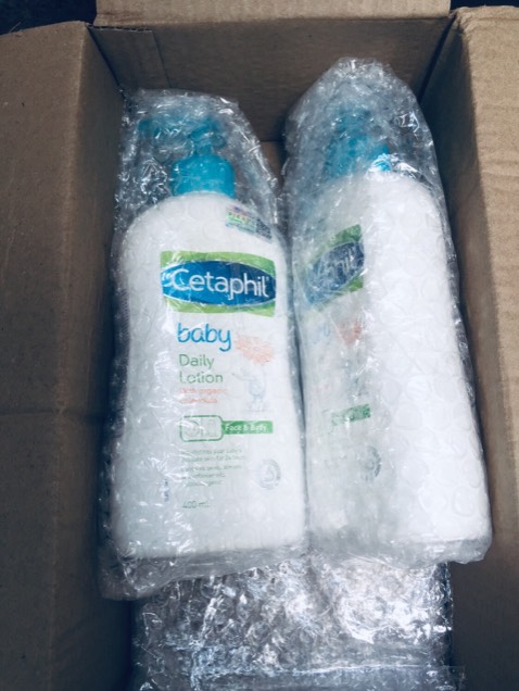 Đóng gói kỹ lưỡng. Giao hàng nhanh. Date còn xa 9/2023. Lotion màu vàng, lỏng, không rít, mềm da, không bị kích ứng.
Điểm trừ duy nhất là lotion này mùi khá đậm và lưu hương lâu, còn lại đều ok. Đóng gói kỹ lưỡng. Giao hàng nhanh. Date còn xa 9/2023. Lotion màu vàng, lỏng, không rít, mềm da, không bị kích ứng.
Điểm trừ duy nhất là lotion này mùi khá đậm và lưu hương lâu, còn lại đều ok.