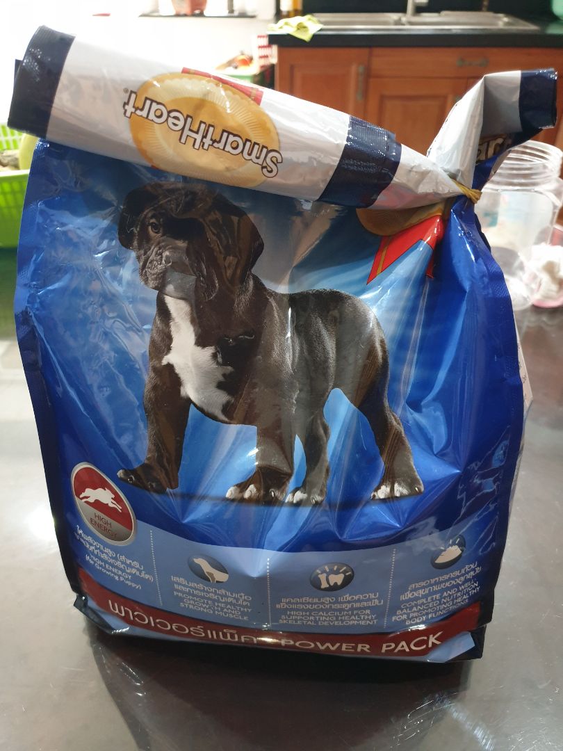 Bạn *** nhà mình thường hay dễ ngán đối với thức ăn dạng hạt, mình phải mua nhièu loại để luân phiên thay đổi cho bạn ấy. Tuy nhiên, bạn ấy khá là thích thương hiệu này, sản phẩm dạng hạt, pate ban ấy đều rất thích, giá cả của hãng này cũng tốt và trên tiki còn tốt hơn nữa.