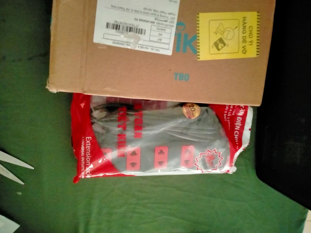 gói hàng đẹp, bảo đảm bảo bì...giáo hàng nhanh.... nói chung nhìn ổn
đánh giá 4 sao vì còn chất lượng ntn thì đợi sử dụng 1 thời gian