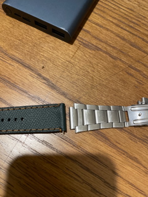 Dây rất đẹp. Nhưng lại không vừa đồng hồ Casio của tôi. Không biết Shop có hỗ trợ đổi được không?