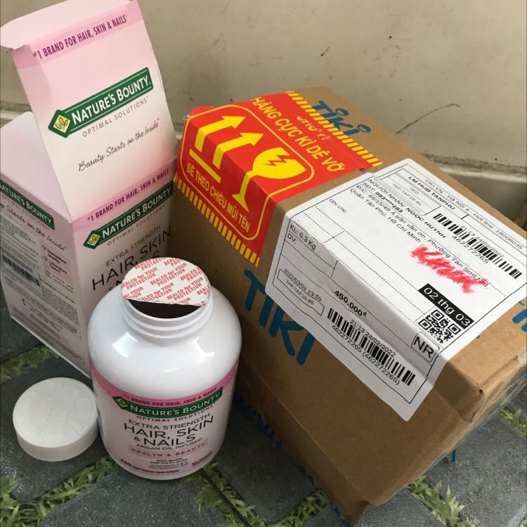 Tôi đang chờ phía Tiki nhận phản ánh  và trả lời khi tôi khi nhận sản phẩm ko nguyên vẹn, mở hộp ra nắp đã bị khui🥺, Tiki đừng làm Tôi thất vọng và mất lòng tin nhé, nào giờ không nhận hàng bị bóc ra như thế trước khi giao cho khách như vụ này😔