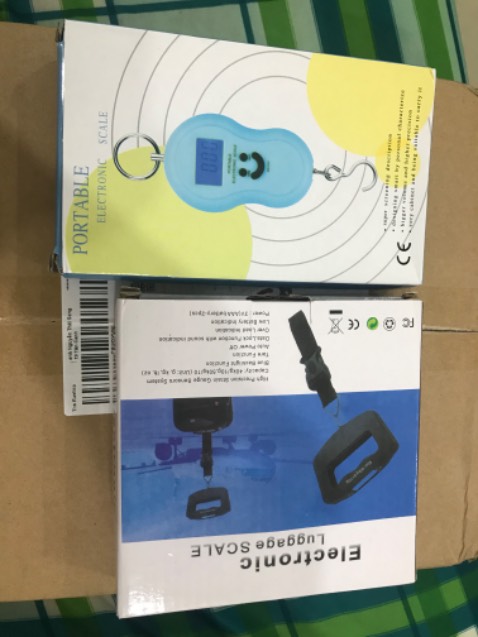 Mình đặt 1 loại tay cầm màu đen (bên phải trong hình), số lượng 2 sản phẩm. Lúc mua còn 4 sản phẩm theo như thông báo từ hệ thống. Nhưng lúc nhận chỉ có 1 sản phẩm đúng loại, sản phẩm còn lại là của loại khác. Tuy sử dụng vẫn ok, nhưng không vui lắm khi order 1 loại, giao 1 loại khác :(