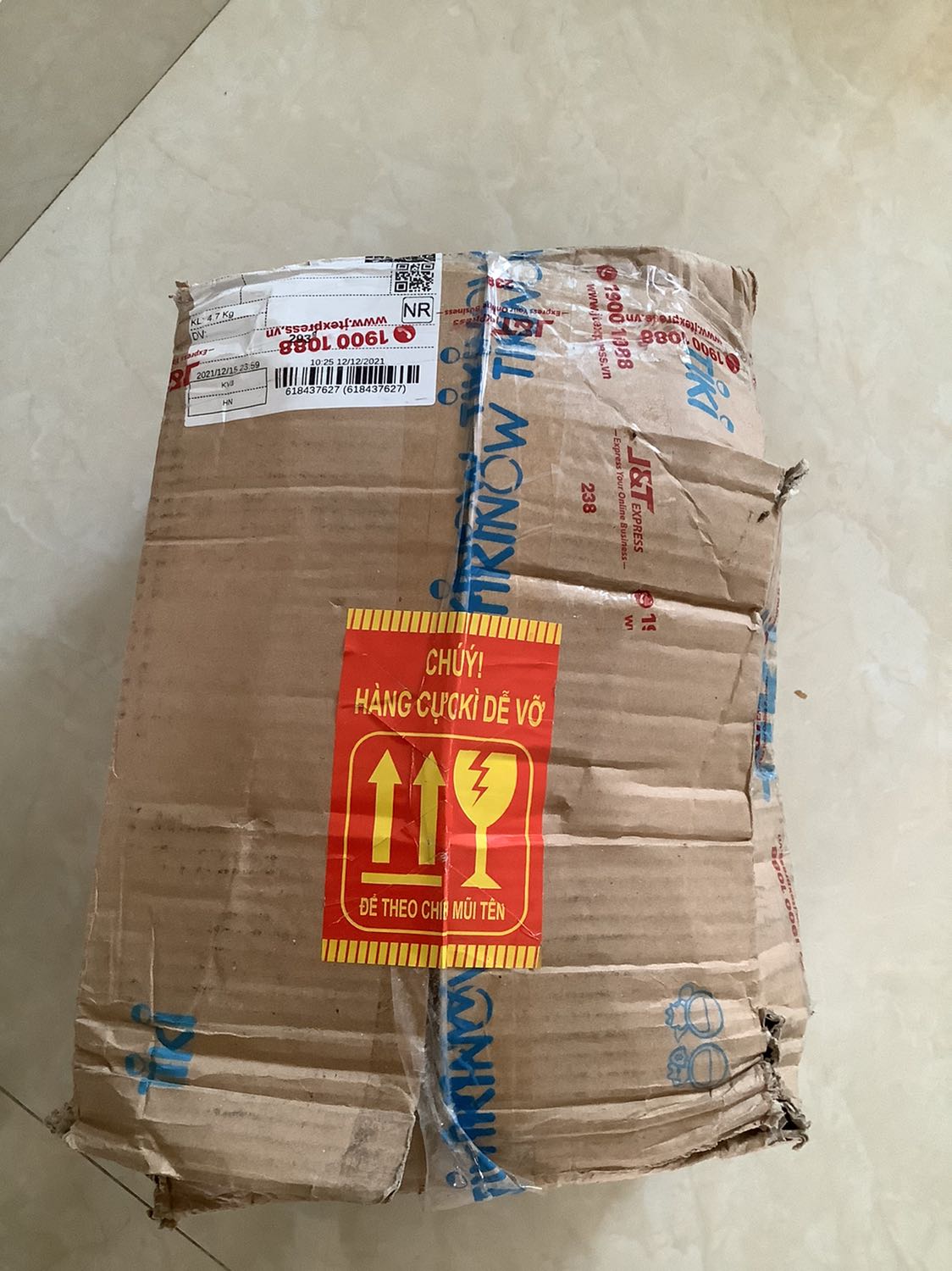 Lần đầu mua dầu ăn trên app Tiki. Rất hài lòng. Hàng giao đúng hẹn. Thùng tuy rách nhưng trong còn lớp giấy đệm chống xóc, chống móm méo và quấn lớp nilong nữa. Hàng nhận tận tay nguyên vẹn. Nhân viên giao hàng thân thiện, chuyên nghiệp.
Dầu ăn Thì chất lượng rồi. Lần đầu mua dầu ăn trên app Tiki. Rất hài lòng. Hàng giao đúng hẹn. Thùng tuy rách nhưng trong còn lớp giấy đệm chống xóc, chống móm méo và quấn lớp nilong nữa. Hàng nhận tận tay nguyên vẹn. Nhân viên giao hàng thân thiện, chuyên nghiệp.
Dầu ăn Thì chất lượng rồi.