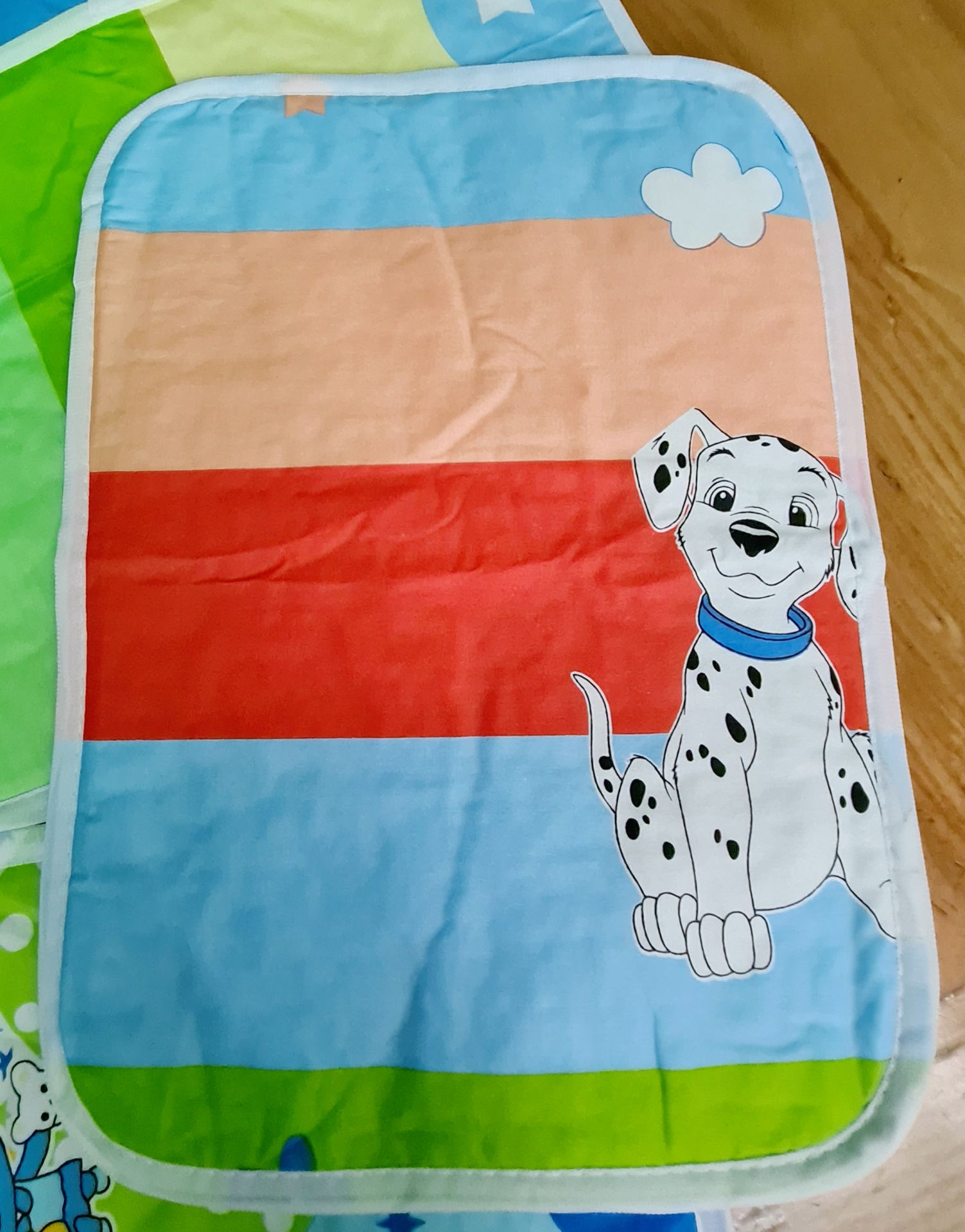 Sản phẩm đúng mô tả,màu sắc rất đẹp chất liệu mềm mịn, đúng nhu cầu cần cho con mình rất hài lòng, giao hàng nhanh đóng gói đẹp!