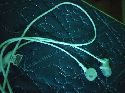 Âm thanh ok nhưng k có option cho đệm tai nên dùng đệm default hơi to so với mong muốn