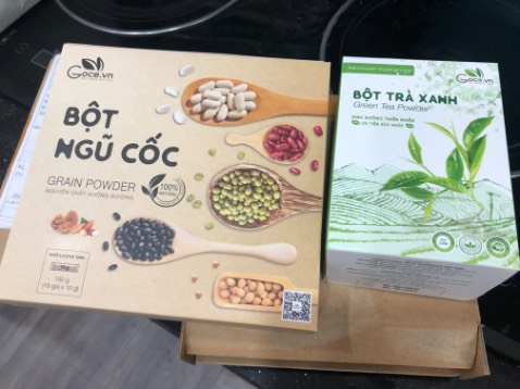 Hộp đẹp, đóng thành từng gói nhỏ nên rất tiện lợi. Hương vị trà xanh rất dễ uống. Date mới, nóng bỏng tay. Shop hỗ trợ khách rất nhiệt tình, giao hàng nhanh, đóng gói đẹp. Sẽ ủng hộ tiếp khi sử dụng hết.