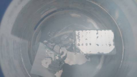 Không ngờ là có một sản phẩm hay vậy luôn, vô cùng tiện lợi, mình lấy 2 tờ bỏ vào thùng nước là nó tan ra ngay và bay mùi thơm, và lau chùi cũng rất sạch sẽ và nhanh khô. Được cái là tiết kiệm ghê, tính ra tiện ích và tiết kiệm hơn nước lau nhà đó chứ mà có mùi thơm dễ chịu nữa. Sẽ mua ủng hộ tiếp khi dùng hết nhé