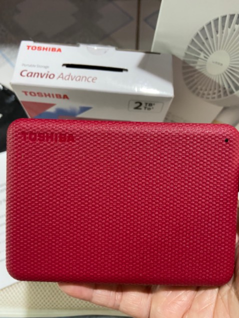 Cảm thấy an tâm hơn khi sử dụng hàng hoá sản xuất theo công nghệ Nhật Bản. Mức giá có thể chấp nhận được, chỉ cao hơn so với sản phẩm cùng tính năng do Đài Loan sản xuất một chút. Và lần này mình chọn Toshiba thay vì WD, Apacer hay Adatar.
Cảm ơn Shop đã gửi hàng có dán tem chất lượng cùng bảo hành và kèm theo quà tặng xinh xắn.
Sản phẩm nhỏ, gọn, màu đẹp và cầm rất chắc tay. Tốc độ sao chép dữ liệu nhanh, ổ cứng chạy mượt không phát ra âm thanh ồn ào.
Bên trên là nhận xét của cá nhân sau khi dùng thử sản phẩm. Cảm thấy an tâm hơn khi sử dụng hàng hoá sản xuất theo công nghệ Nhật Bản. Mức giá có thể chấp nhận được, chỉ cao hơn so với sản phẩm cùng tính năng do Đài Loan sản xuất một chút. Và lần này mình chọn Toshiba thay vì WD, Apacer hay Adatar.
Cảm ơn Shop đã gửi hàng có dán tem chất lượng cùng bảo hành và kèm theo quà tặng xinh xắn.
Sản phẩm nhỏ, gọn, màu đẹp và cầm rất chắc tay. Tốc độ sao chép dữ liệu nhanh, ổ cứng chạy mượt không phát ra âm thanh ồn ào.
Bên trên là nhận xét của cá nhân sau khi dùng thử sản phẩm.