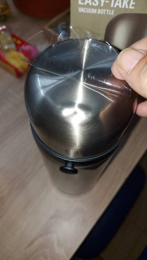 Giao hàng bị trễ 1 ngày, sản phẩm bị cấn móp ngay nắp bình nhìn rất mất thẩm mĩ, gần đáy bình có vết trầy sướt. Đề nghị Tiki mang đến đổi tôi cái khác hoàn hảo hơn.
Cảm ơn các bạn!