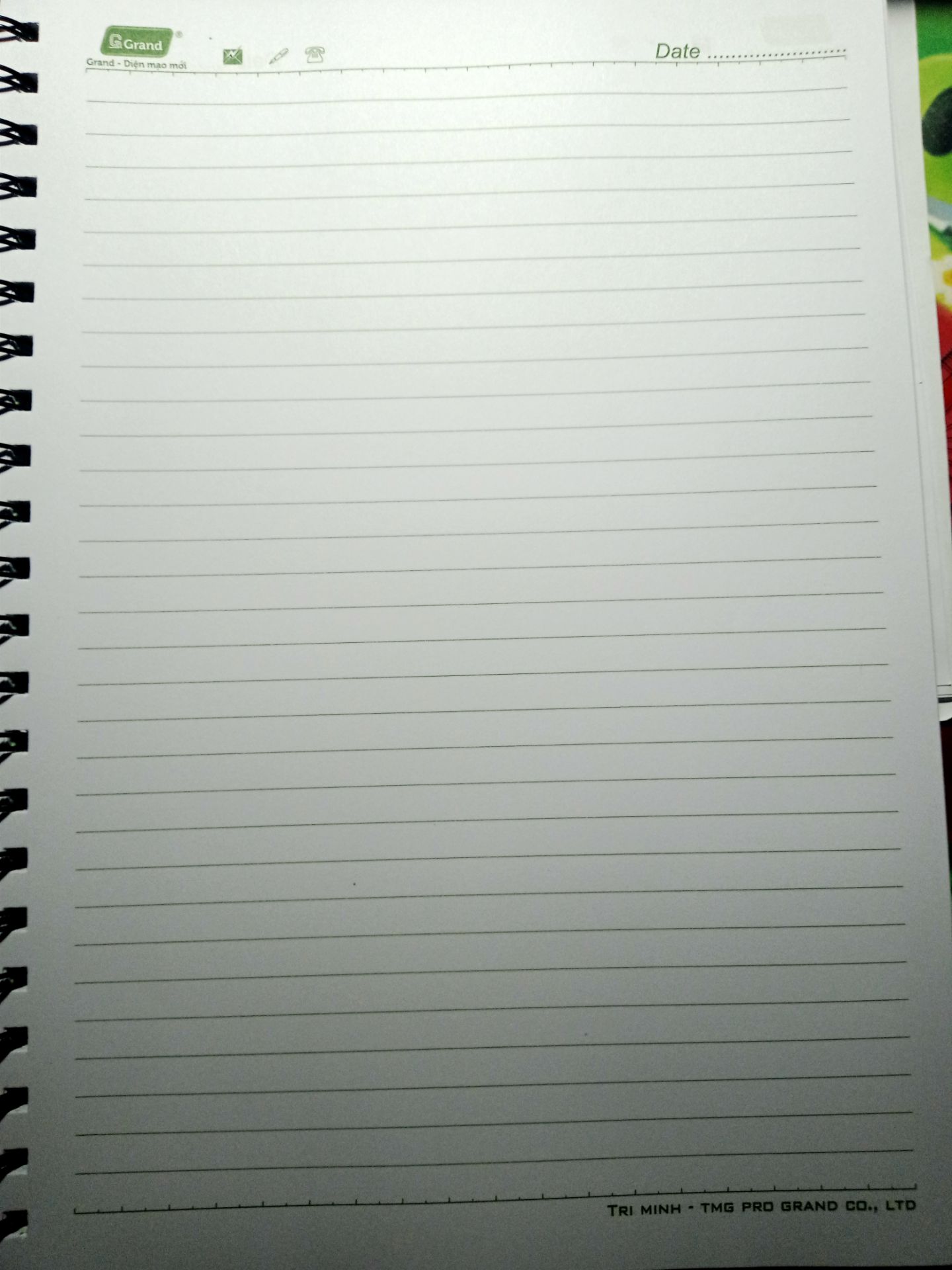 sản phẩm đẹp hơn so với mong đợi, chất giấy tốt mịn, giao hàng nhanh bọc cẩn thận, shipper rất thân thiện và dễ thương.