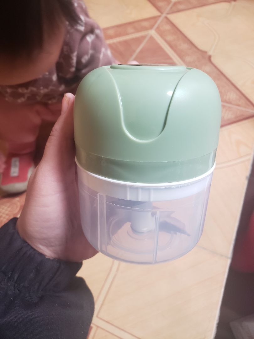 máy xay mạnh, lưỡi sắc bén, xay tỏi vs rau củ đồ ăn dặm cho bé thì vô tư. thịt thì nên cắt bé. nố chung là hàng đẹp