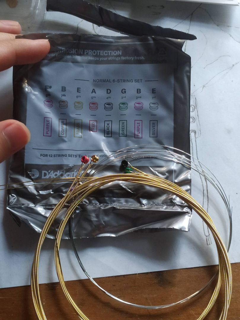 Dây tốt, chính hãng, có phân màu rõ ràng cho từng dây trong hướng dẫn. Dây vàng óng đẹp tuyệt zời ông mặt trời