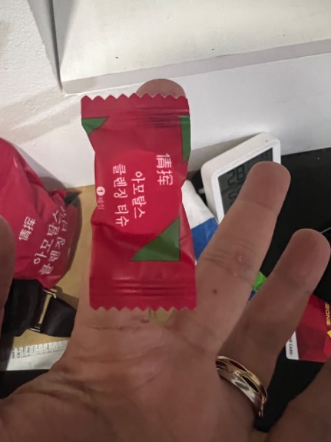 Trên mô tả thì gói 30 viên mà giao gói 20 viên, loại nhỏ tí như ngón tay như hàng giả. Quá tệ