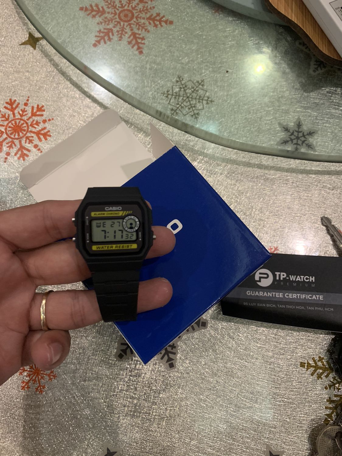 Thick thì mua thôi, đỡ sạc pin