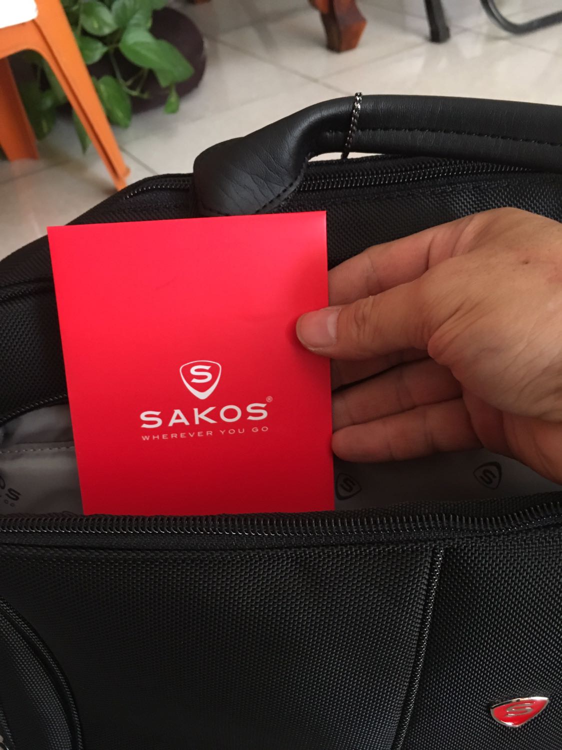 Sakos xài 7-8 năm vẫn chưa hư. Sản phẩm này chuẩn Sakos, giá lúc sale mua còn 459. Rất rẻ cà đẹp. Hoàn toàn hài lòng.