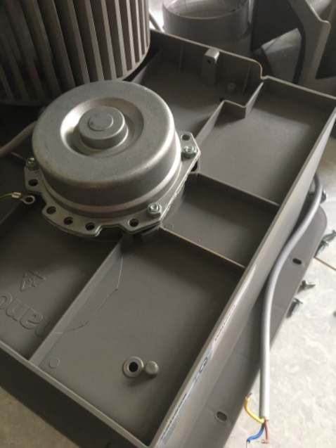 Cho 5 sao vì gửi đúng mẫu đặt, gửi từ Hà Nội vào đường xa quăng ném quá nứt cái lồng luôn, làm phải tháo ra đổ keo vào dán.