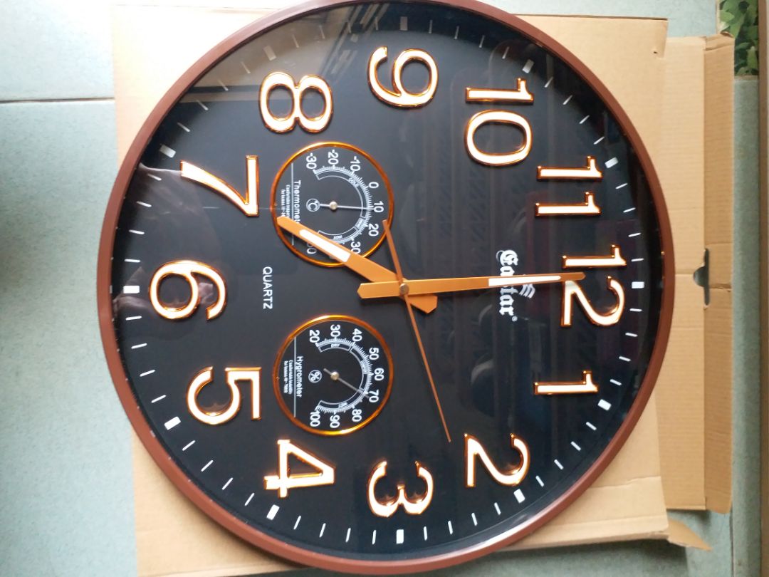 hàng đẹp đúng như mô tả...nút phía khi chỉnh kim giờ hơi xộc xệch (cụm hình chữ nhật phía sau)...nói chung bắt mắt còn độ bền để thời gian kiểm chứng