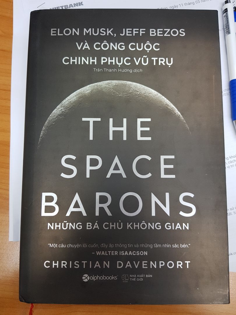 bìa cứng, giấy tốt. Nội dung thì chưa đọc hết nên chưa đánh giá được.