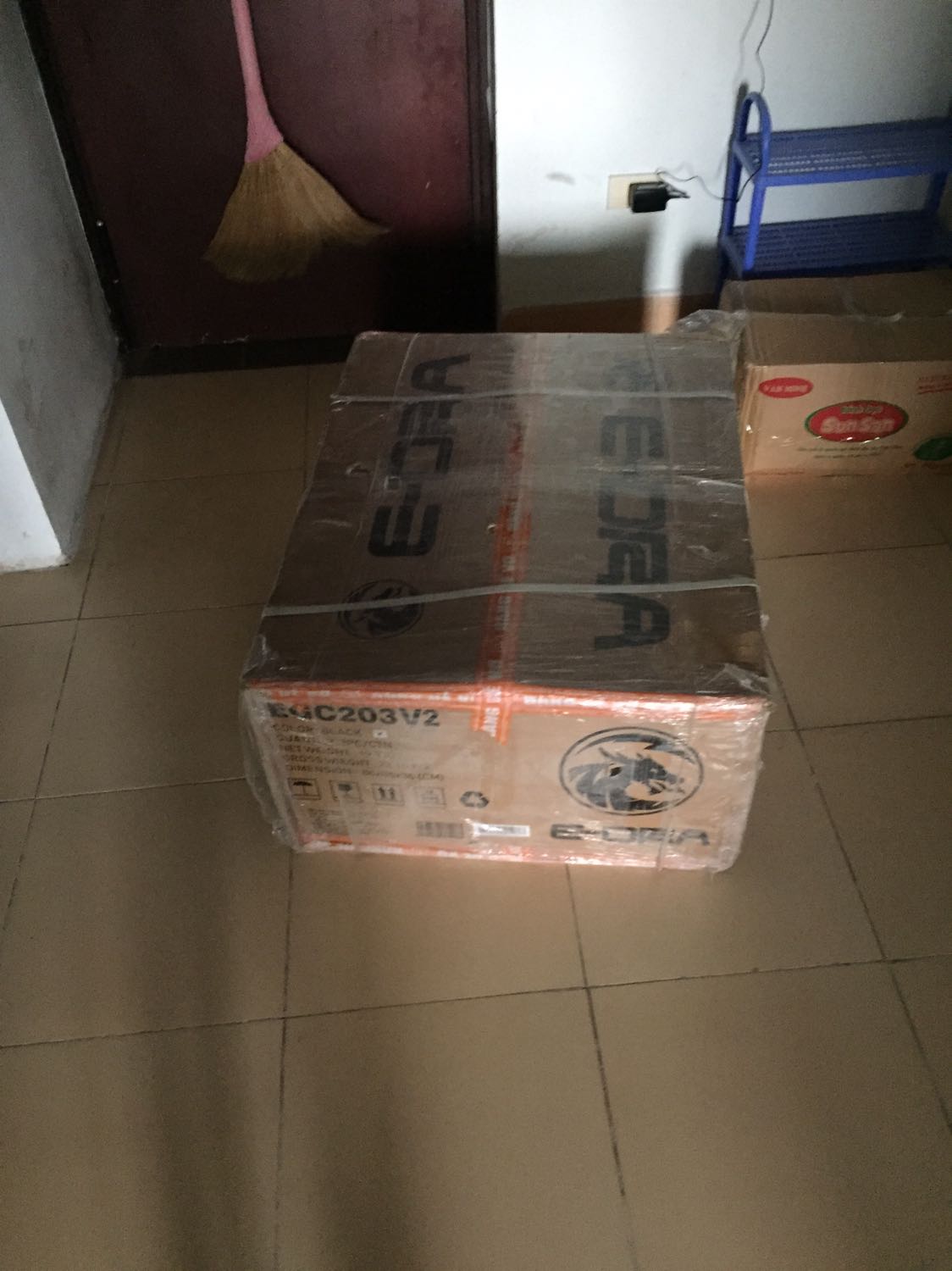 Nhìn chung sản phẩm khá là tốt. Hoang thiện đẹp, nh Nhìn chung sản phẩm khá là tốt. Hoang thiện đẹp, nh