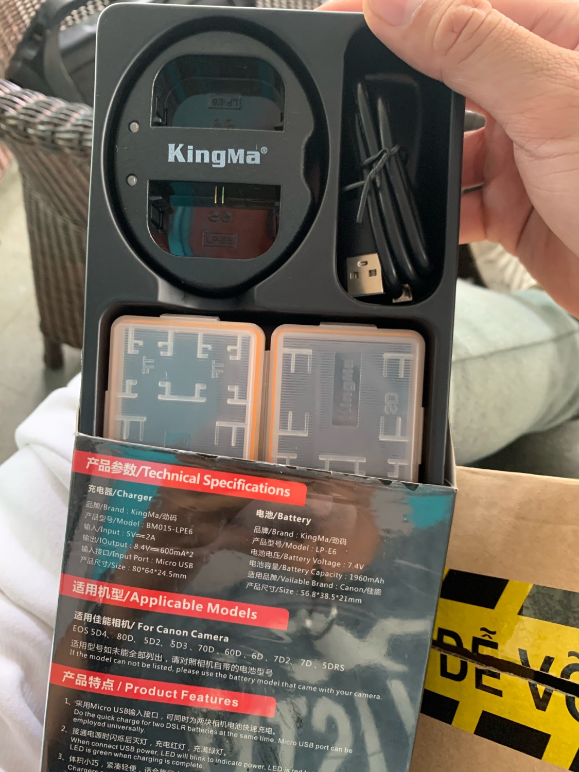 Đặt Ravpower giao King Ma mà còn khui sản phẩm. Làm ăn ko uy tín.