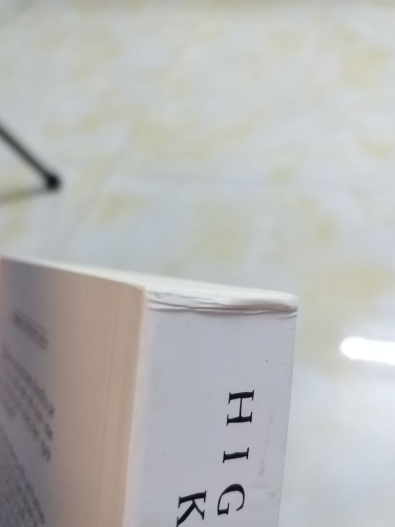 Quá thất vọng Tiki về khâu giao hàng. Thực sự mình đã rất hâo hức khi mua cuốn này tới giờ cầm nó trên tay thì mép của sách cong hết và dính nhiều bụi. Nhiều lần mình đặt đã bị vậy và cũng đã đánh giá lại nhưng vẫn không thay đổi. Mình thực sự thất vọng 😔