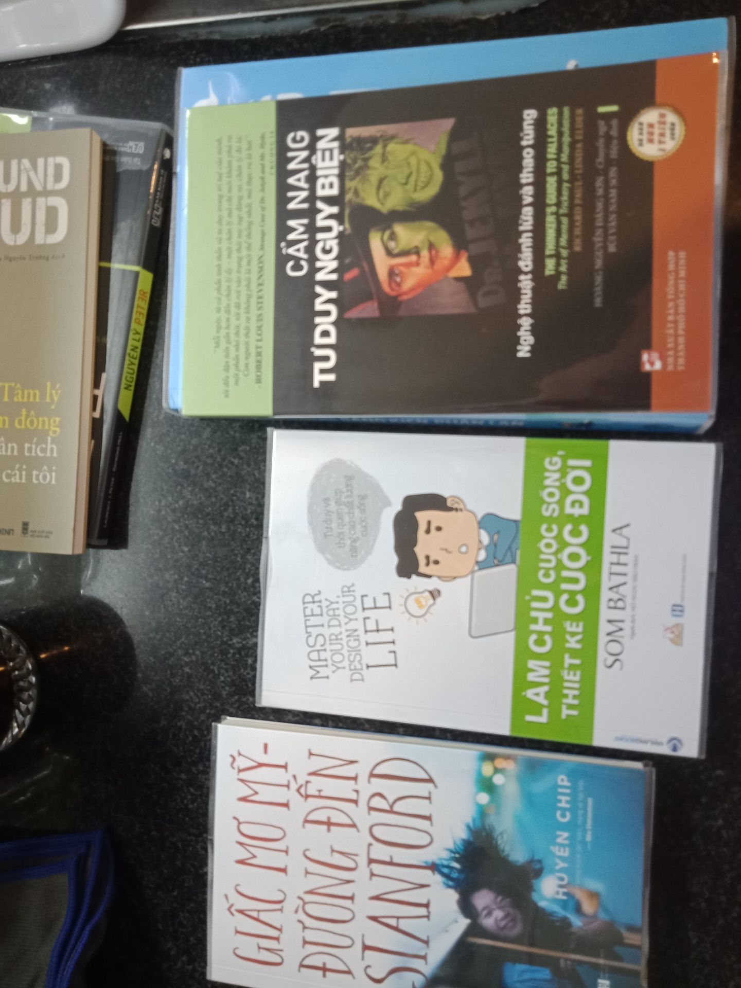 sản phẩm đóng gói ổn, tuy nhiên thì đơn hàng chia ra lẻ tẻ mua 7 cuốn mà giao 3 lần, sách mới, giá khá rẻ, mua ở tiki nhiều lần nên rất yên tâm. dạo này tiki có tính ship 3 đơn tính ship 3 lần