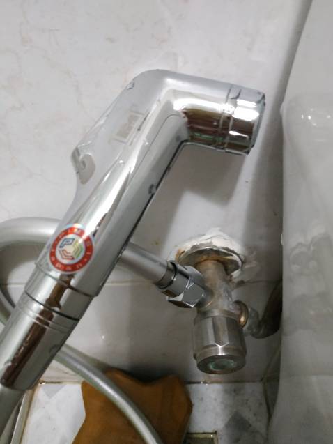 ĐÚNG LÀ TIỀN NÀO CỦA NẤY, HÀNG RẤT TỐT NHƯ MONG ĐỢI, CHỊU ĐƯỢC ÁP LỰC CAO NƠI TÔI Ở LÀ CHUNG CƯ , ĐÓNG GÓI ĐẸP, GỌN, CÓ TEM CHÍNH HÃNG, DÁN LÊN TAY XỊT, THÂN DÂY ỐNG MỀM CHẮC KHÔNG NHƯ CÁC LOẠI LÒ XO RUỘT GÀ YẾU, RON ĐỆM BÊN TRONG DEO NHỰA TRONG CHẤT LƯỢNG CAO.