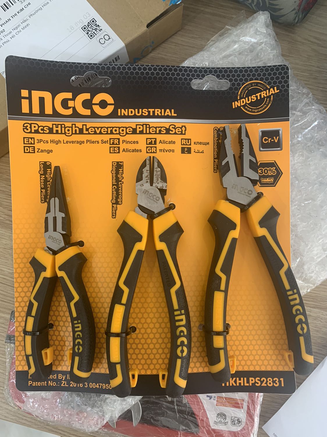 Cái kèm ở giữa bị rỉ sét. TIKI có giải quyết cho mình ko chứ hàng mới vậy thất vọng quá