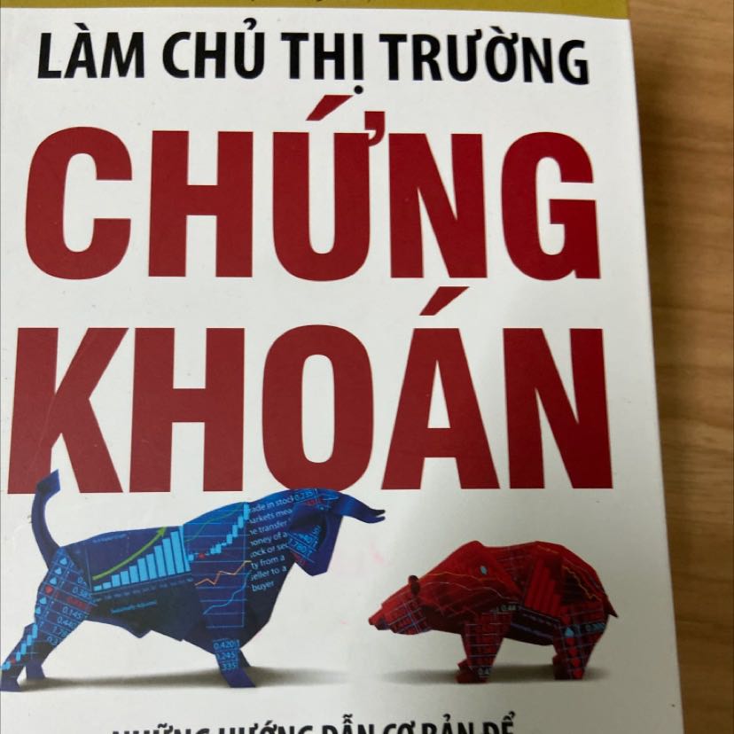 Đọc xong lâu rồi giờ mới quay lại review. Tiki giao hàng sách. Sách này đọc rất dễ hiểu, phù hợp cho những bạn chưa biết về chứng khoán hay thuật ngữ kinh tế. Còn bạn nào đã từng đầu tư ck ròii thi nên kiếm sách khác nâng cao hơn.