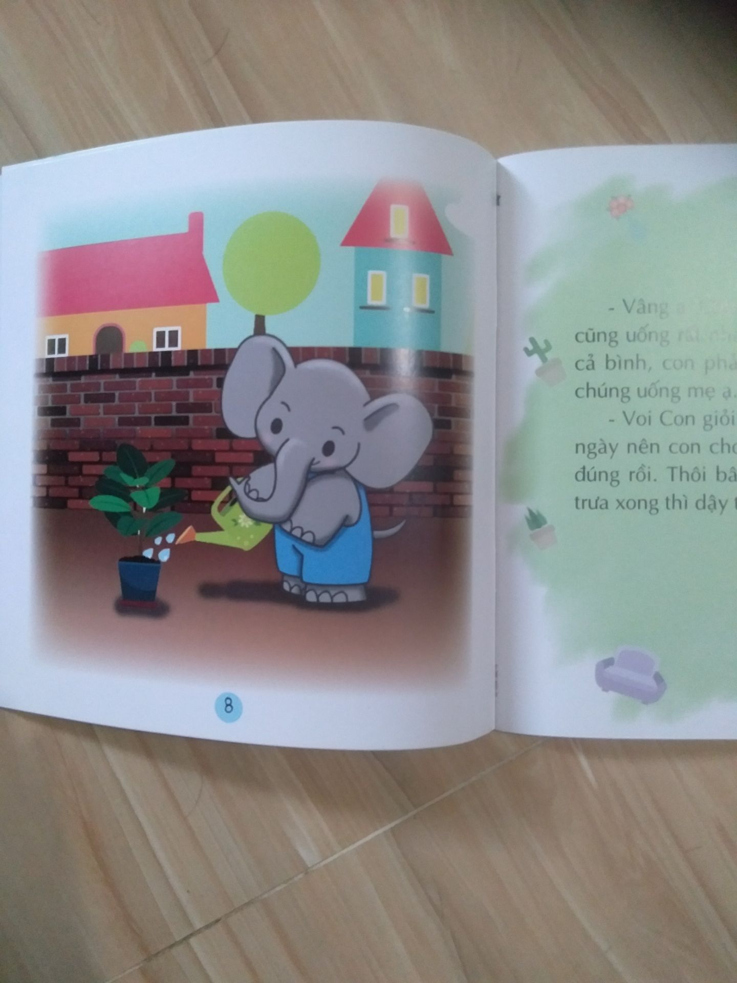 be nha minh rat thich quyen nay, giay mau dep, tranh ve rat xinh, noi dung rat de hieu.