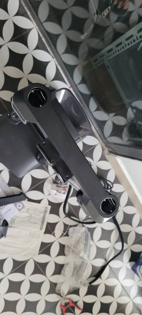 Không đủ thành phần như hướng dẫn lắp ghép. Quá nhiêù chi tiết nhỏ, lắp ghép khó khăn. Đề nghị chuyển bổ sung phụ kiện hoặc trả lại hàng