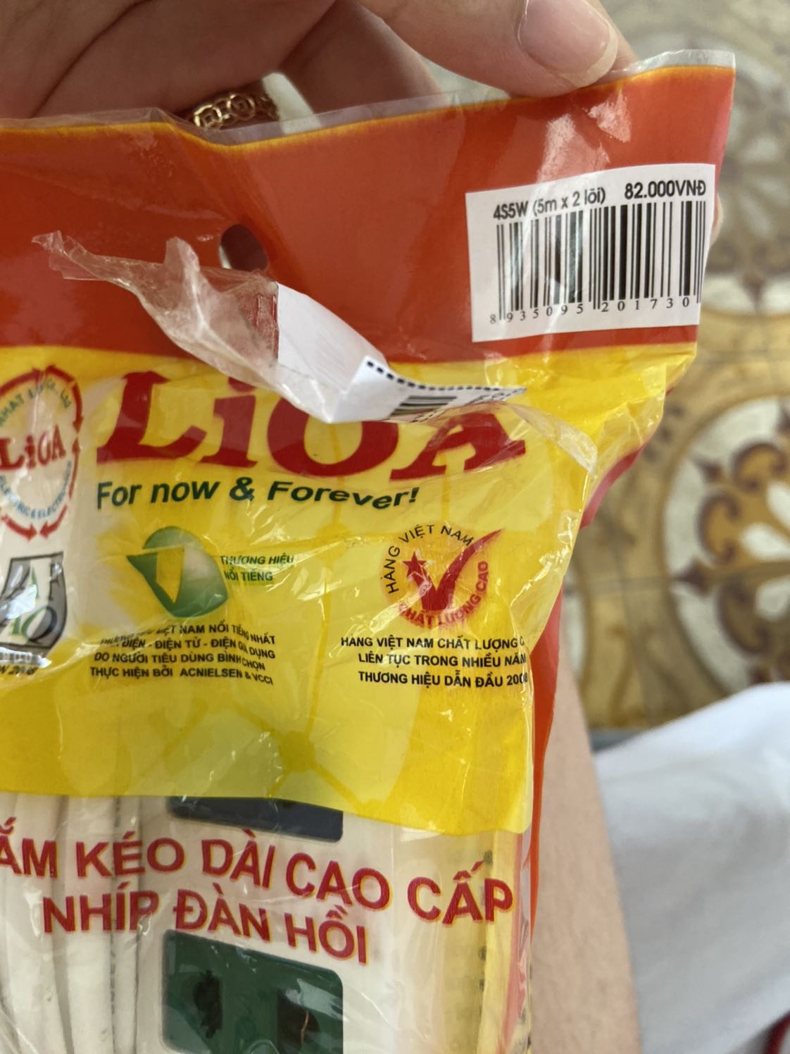 Thấy giá niêm iết để trên sản phẩm là 82.000 mà giá bán trên app Tiki 116.000.