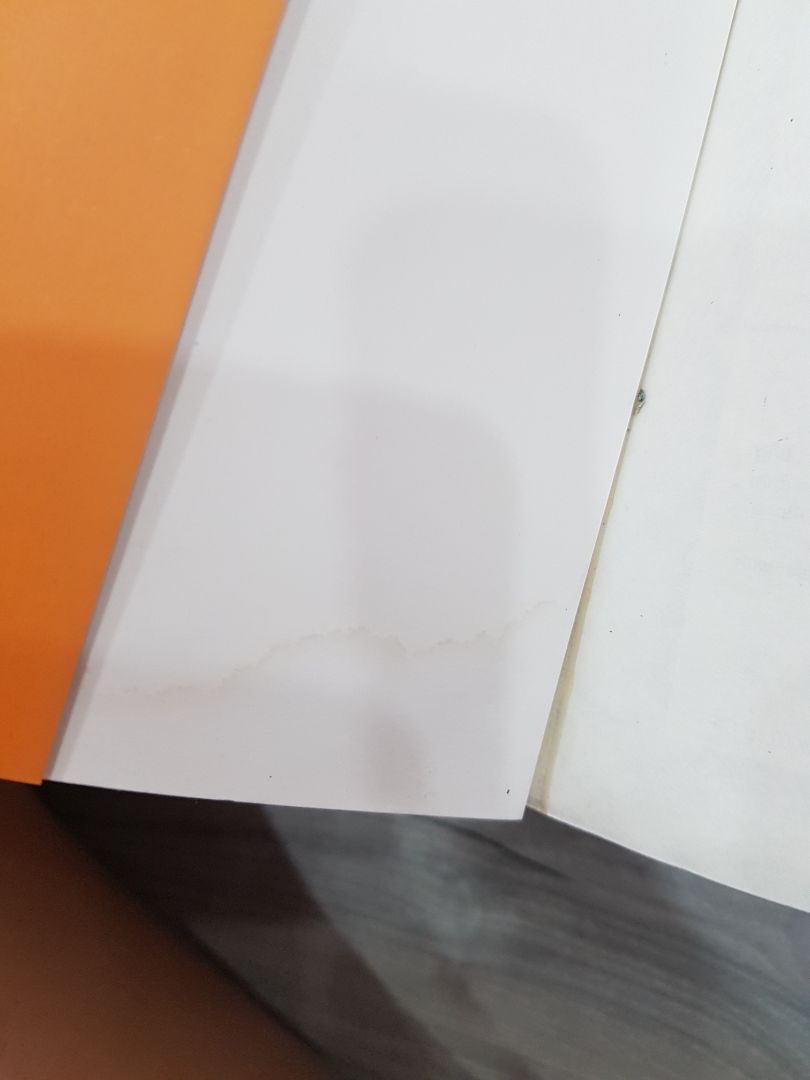 Thật sự mà nói mình rất thích mua sách trên tiki và đã mua rất nhiều lần nhưng thật sự lần này bực ko thể tả được, sách đã từng bị ướt, lại cáu bẩn, gáy sách lại rách, hí hửng khui sách mà khui cái tắt hứng luôn. Bỏ tiền ra mà chuốc bực mình vào người