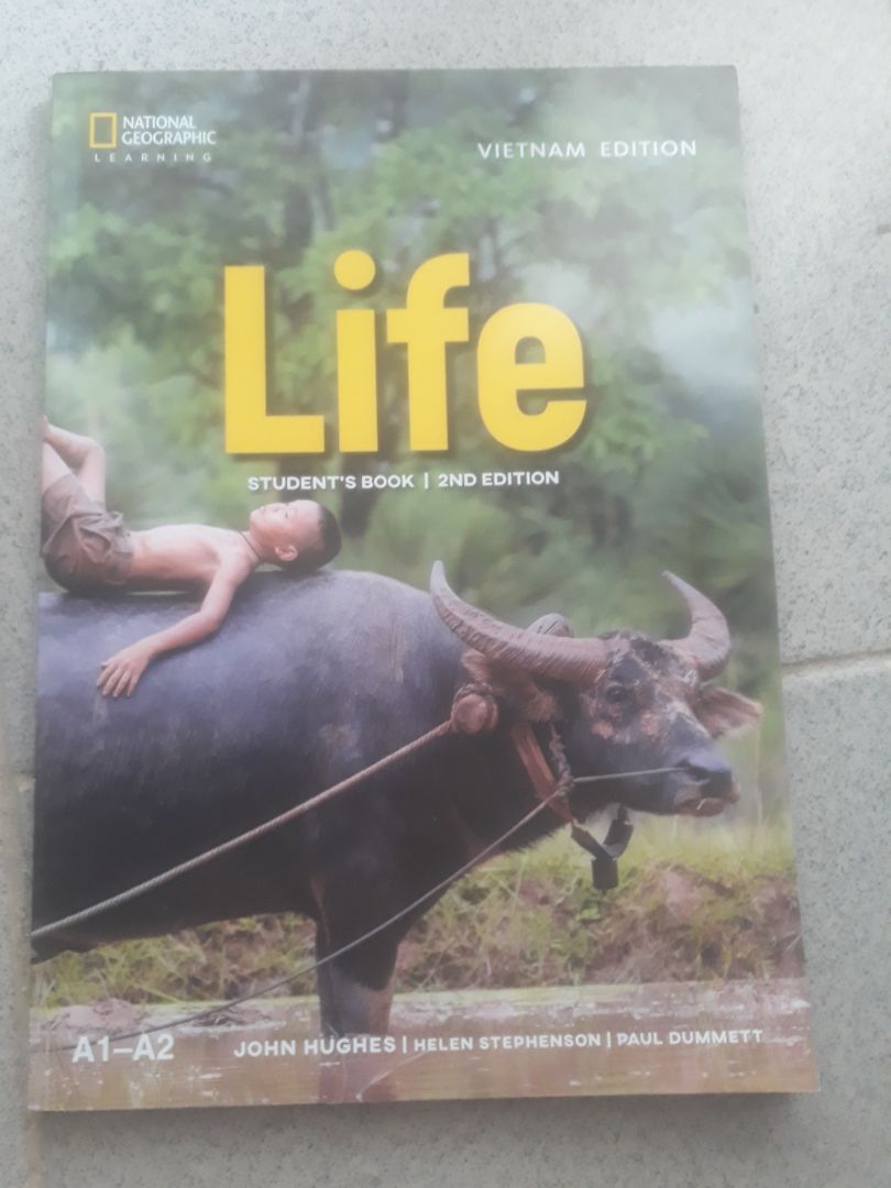 Giao hàng nhanh. Sách hơi dơ, nhìn rất cũ kỹ, bị cong góc,  mún tróc hết góc ra lun. Gói hàng ẩu tả. Rất thất vọng  mặc dù mới mua hàng lần đầu tiên ở Tiki.