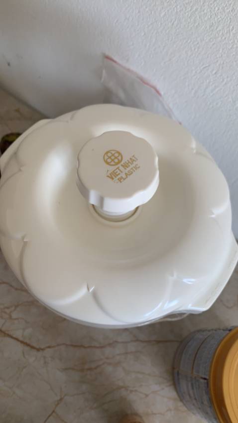 Shop giao hàng nhanh, hộp dùng rất thích vì có cái vỉ cài. đóng gói kĩ càng, sản phẩi tốt nên mua ạ