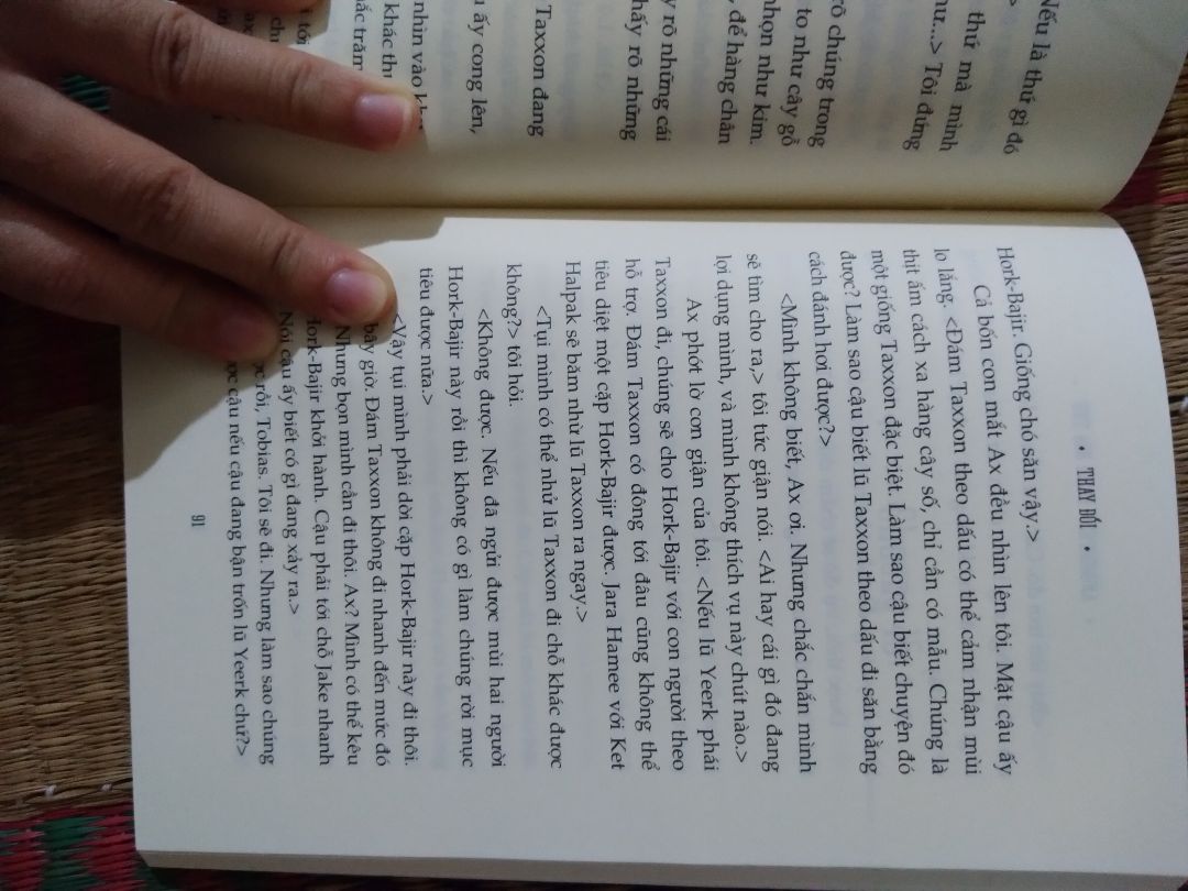 giao hàng nhanh, thiết kế bìa đẹp, sách bị bụi, chắc để nằm kho lâu quá :)