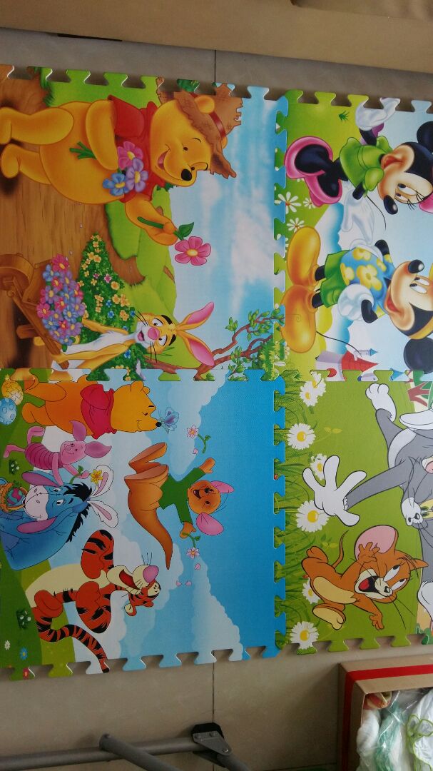 4 miếng xốp thì có 2 miếng ko in logo nhà sx, nhìn bên ngoài hình nhòe hơn 2 miếng kia (đt mình chụp lên nó hơi ảo) 4 miếng xốp thì có 2 miếng ko in logo nhà sx, nhìn bên ngoài hình nhòe hơn 2 miếng kia (đt mình chụp lên nó hơi ảo)