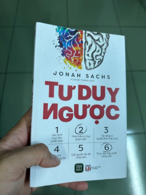 Shop giao hàng tốt, okay

Theo cá nhân mình đánh giá sách 6/10
Mình chỉ thấy một ít chỗ là hay, đáng lưu tâm
còn lại thì viết Nội dung hơi khó khăn cho người đọc, giải thích lòng vòng, ngoài ra còn viết sai chính tả khá nhiều
Đối với mình, là người mới, đang tập tành thói quen đọc sách, thì mình thấy quyển sách này không phù hợp lắm mặc dù đã cố gắng đọc tới 8 phần 10 cuốn sách rồi vẫn thấy khó thấm nội dung.