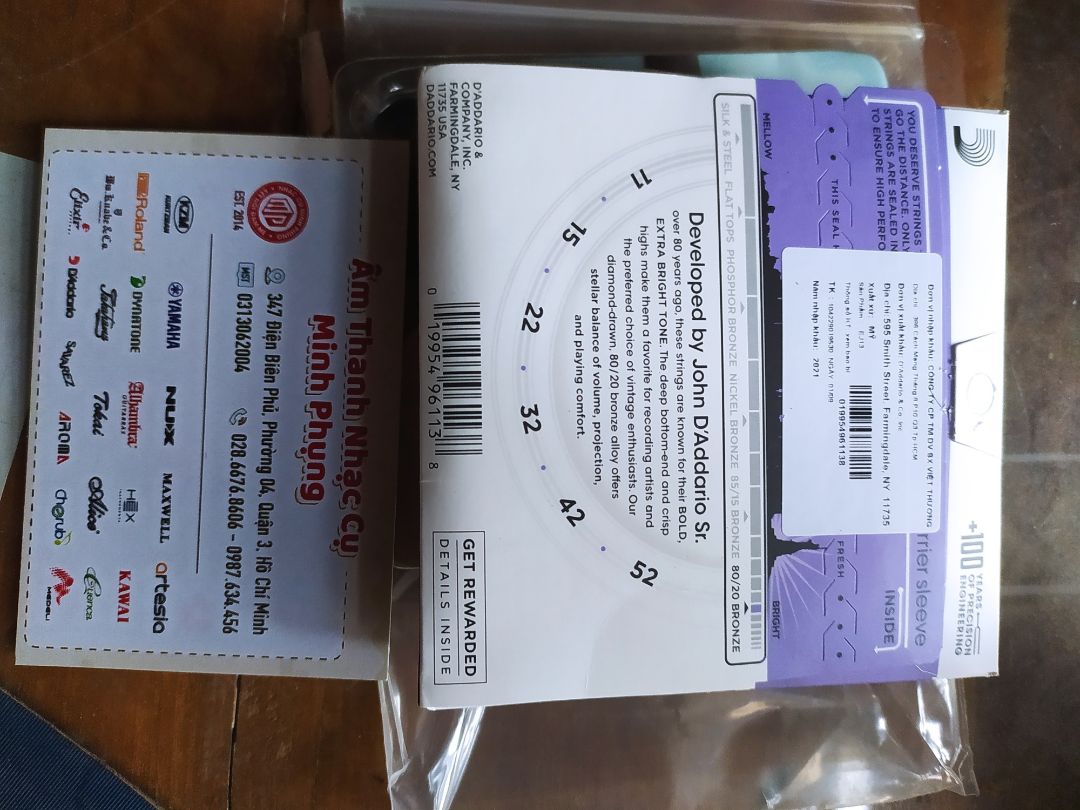 Dây tốt, chính hãng, có phân màu rõ ràng cho từng dây trong hướng dẫn. Dây vàng óng đẹp tuyệt zời ông mặt trời