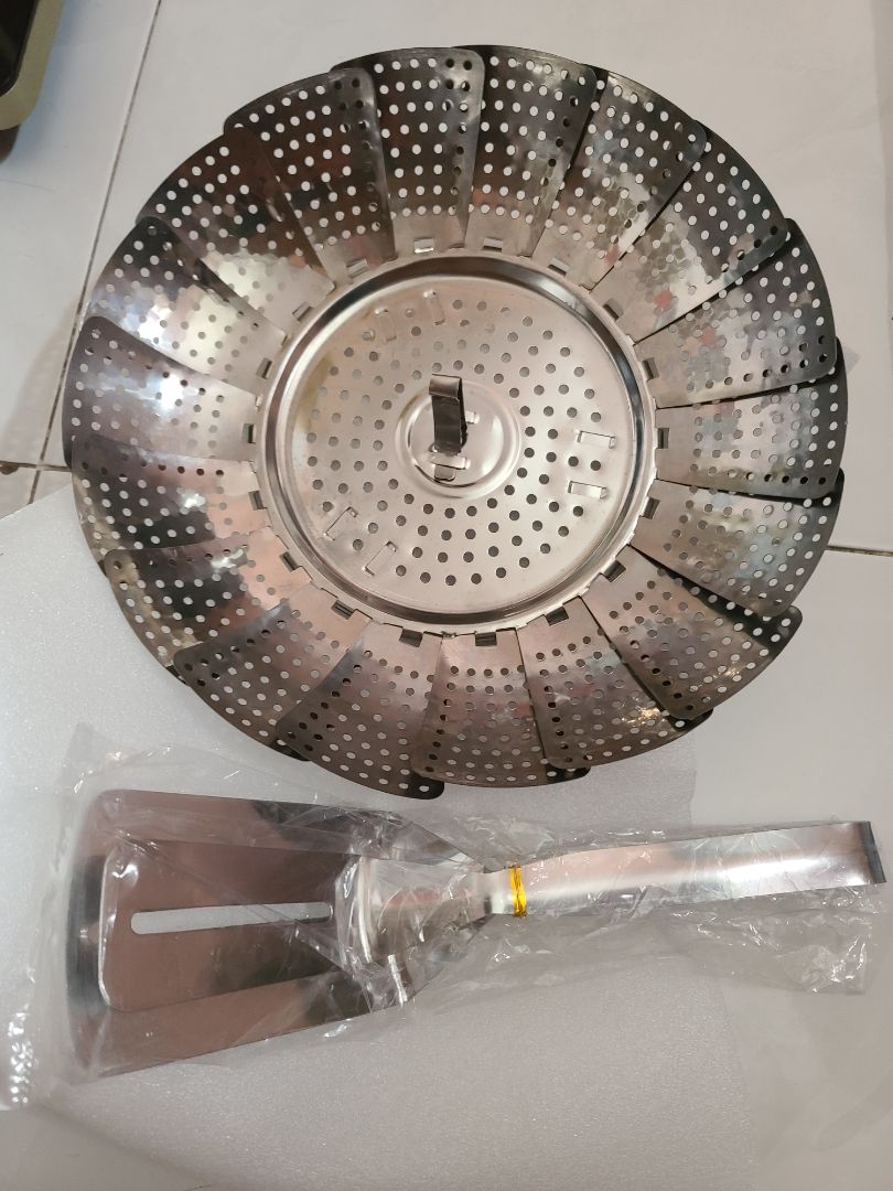 Xửng hấp giao thiếu chân gắn, không sử dụng được. Mong tiki hỗ trợ