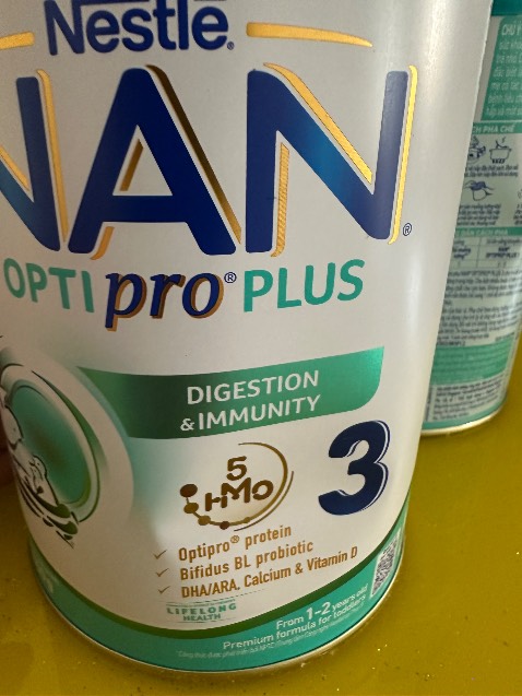 Mình đặt 4 *** sữa hàng giao nhanh và sữa tốt. Nhưng mình không hiểu lý do tại sao cả 4 *** sữa mình nhận đều bị móp hộp