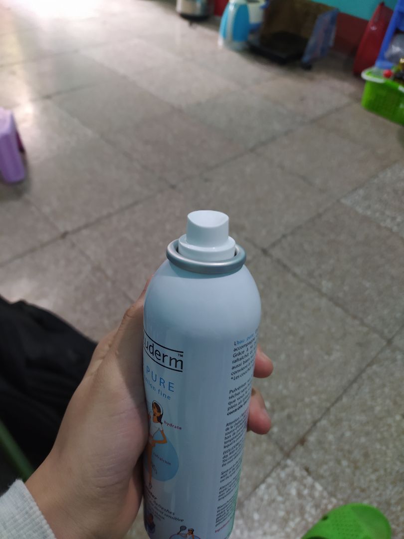 Giao hàng nhanh, đặt hàng trưa hôm trước hôm sau tới tận tay luôn, vòi xịt khoẻ, phun hạt nhỏ giống sương.