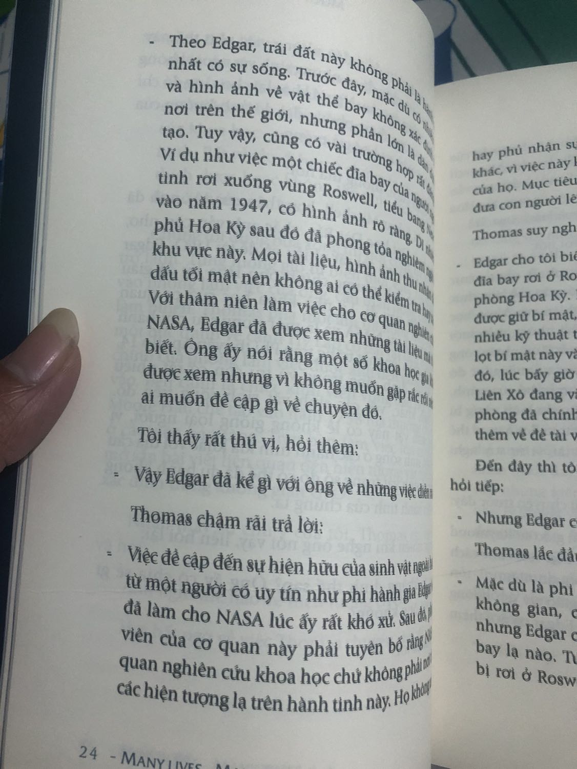 Sách rất nhiều lỗi như in chữ lỗi và thiếu rất nhiều trang sách. Nhắn lên hỗ trợ hoàn trả thì đòi phải có item mã giao hàng video khi mở hàng . Tại mình bận nên nhờ người nhà nhận giùm với lại khi mình đọc mình mới thấy sách giao nt. Thế là tốn tiền mà còn chịu thiệt