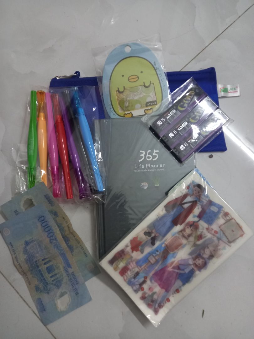 hết hàng shop trả lại tiền trong sản phẩm 
rất tử tế