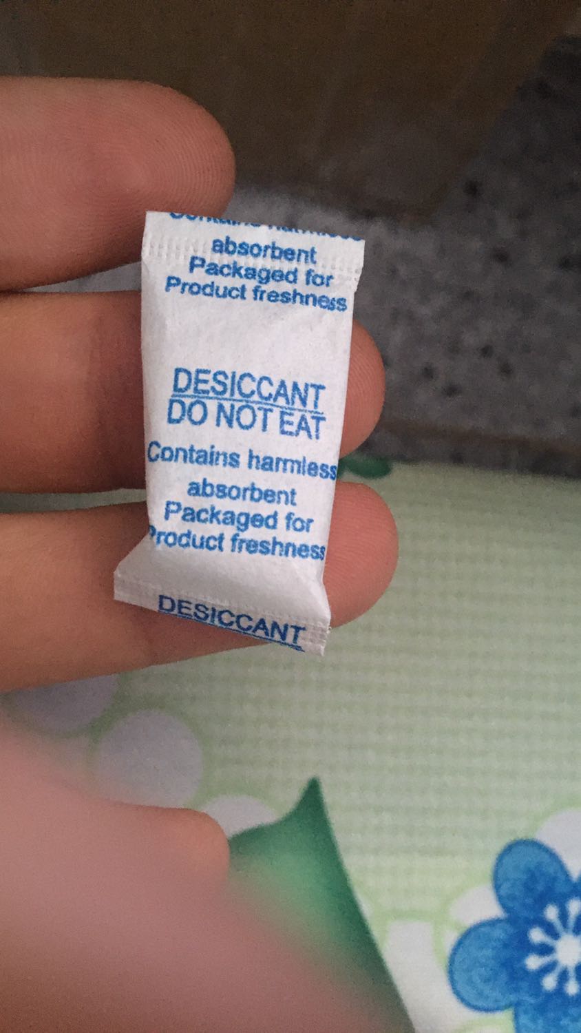 Đã nhận hàng, 1 gói lớn được 100 gói nhỏ, giá tiền hợp lý, còn về chất lương phải sử dụng 1 tgian mới biết đc. Cảm ơn shop !