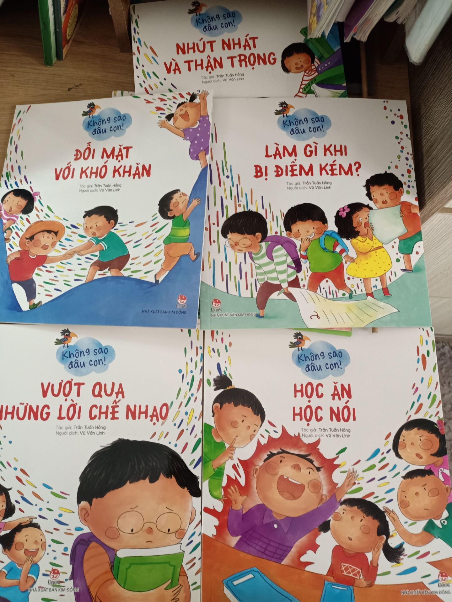 Bộ sách này đẹp ghê, hay nữa, phù hợp trẻ nhỏ, mình mua hết bộ 17 quyển luôn. Các ba mẹ nên mua về đọc cho con nhé.