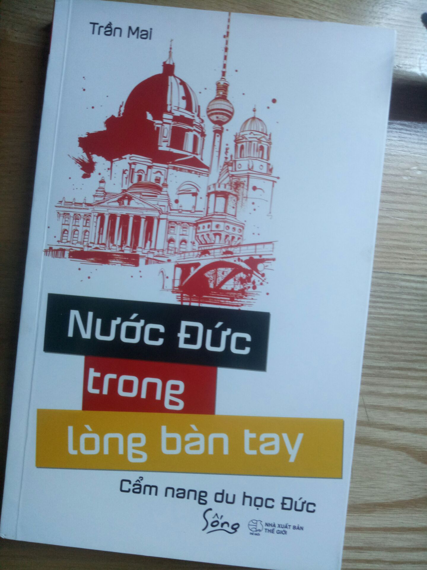 một cuốn sách bổ ích cho những bạn đang ấp ủ dự định du học Đức hoặc mong muốn tìm hiểu thêm về cuộc sống du học sinh Đức