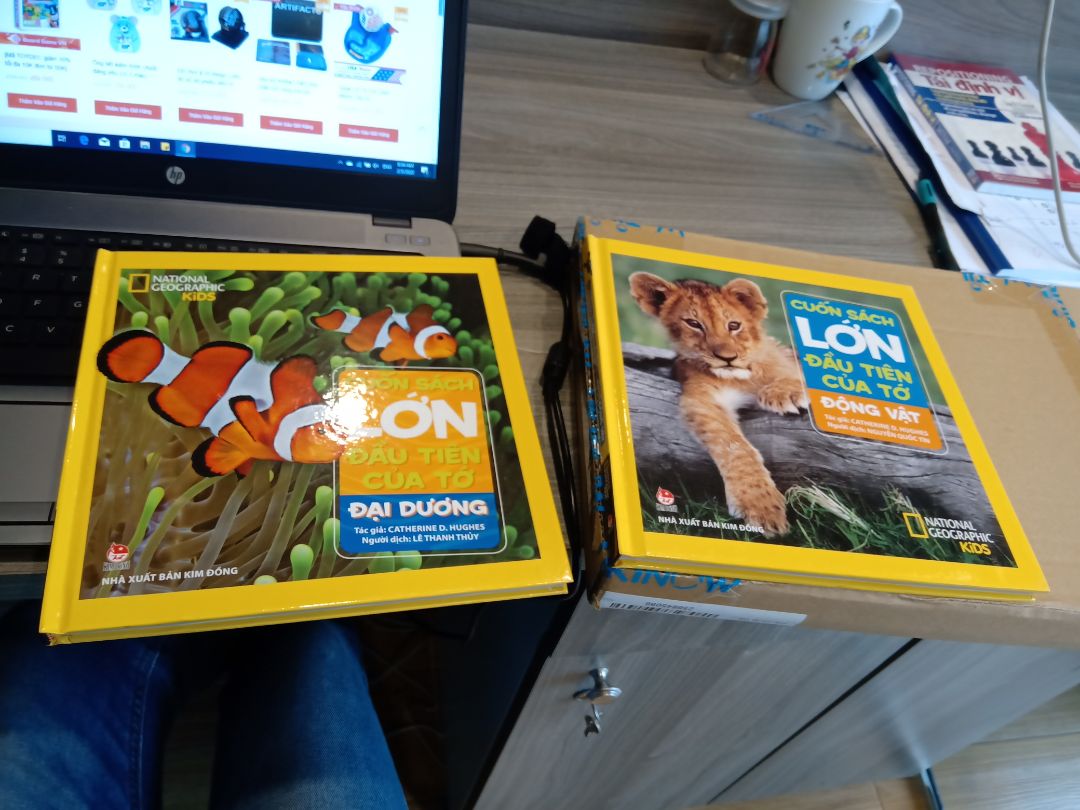 mình mua tặng cho cháu học lớp 1, nội dung cô đọng dễ hiểu, màu sắc sặc sỡ, giấy hơi mỏng chút. tiki giao hàng nhanh hơn dự kiến, tuy nhiên chiếc hộp đựng hơi to, may sách không bị làm sao.