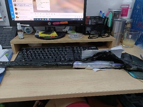 Sếp bán hàng giao xảo
Đề nghị Tiki và shop thu hồi lại hàng và đôi màu đúng đơn hàng nha
Mình đặt mẫu dù dạng gấp gọn màu hồng
Shop giao dù dài màu tím là sao!?